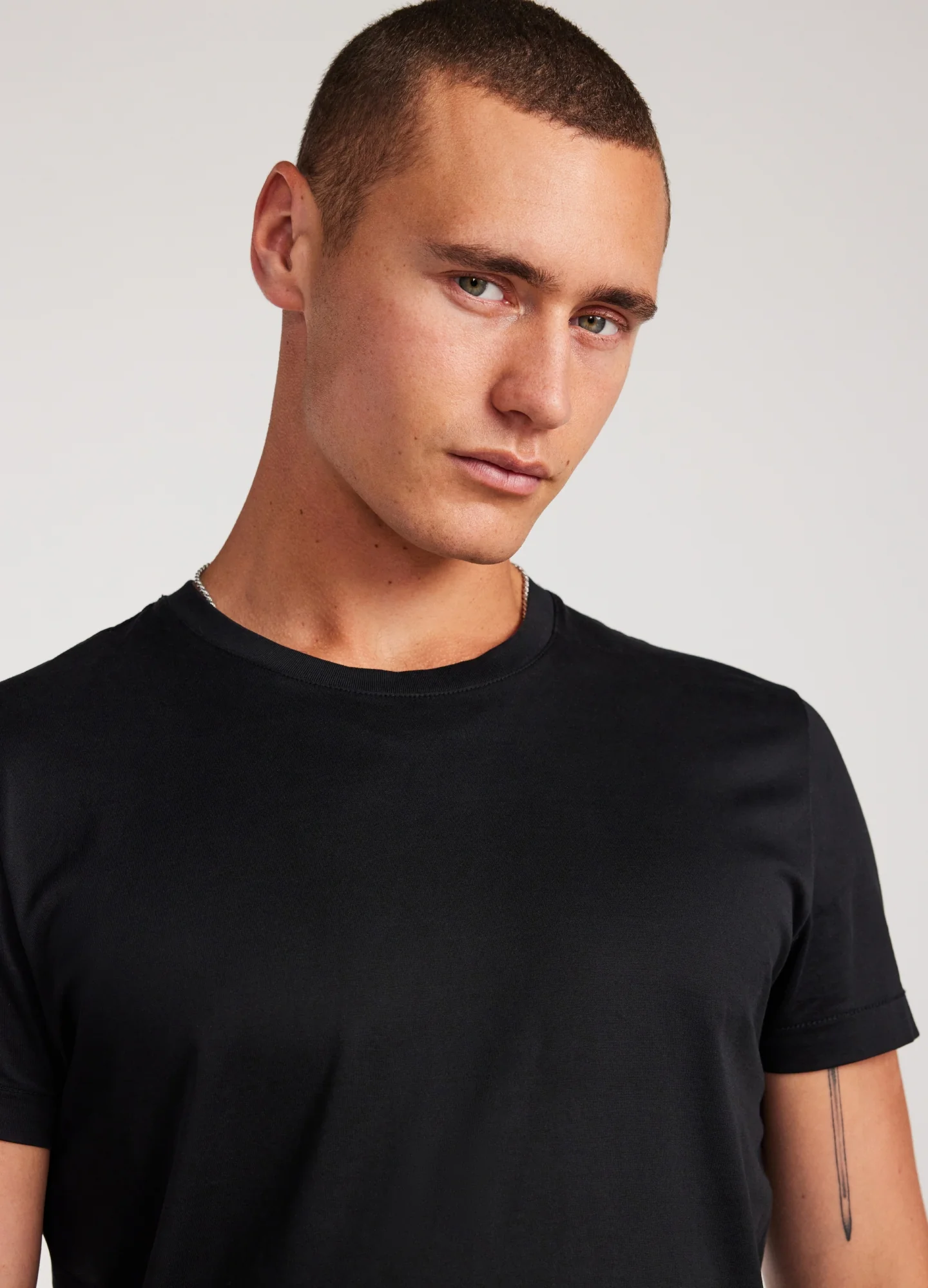 Mercerised Crew Neck T-Shirt Black - Image 4