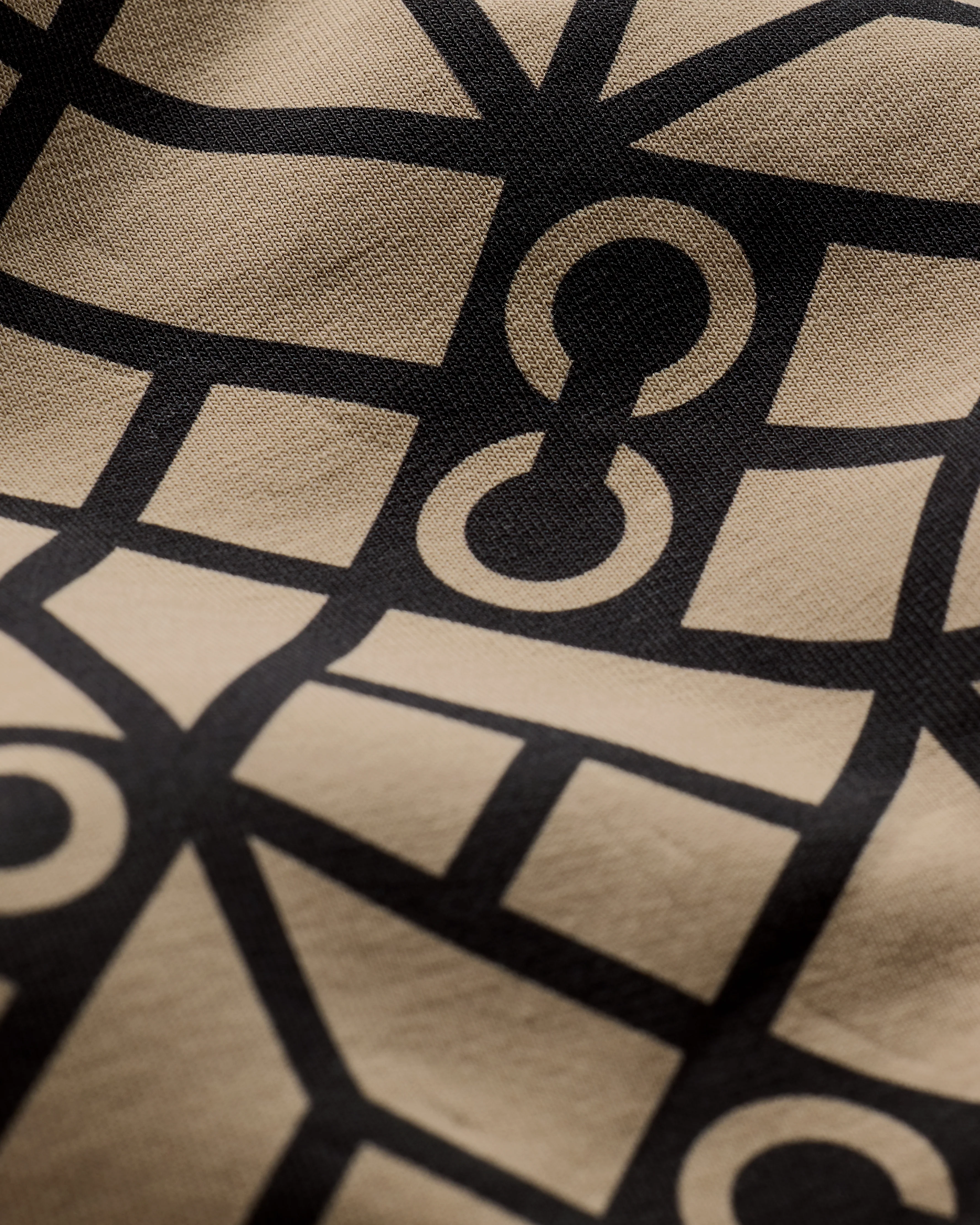 Monogram Print Sweatshorts Dune - Image 6