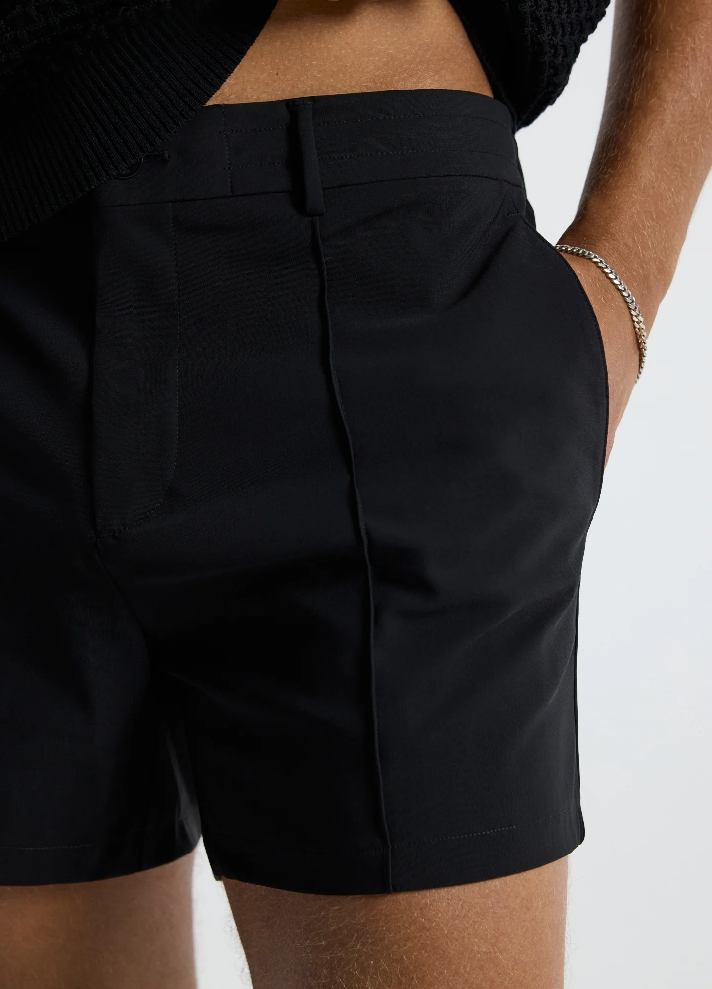 Performance Pintucked Shorts Black - Image 4