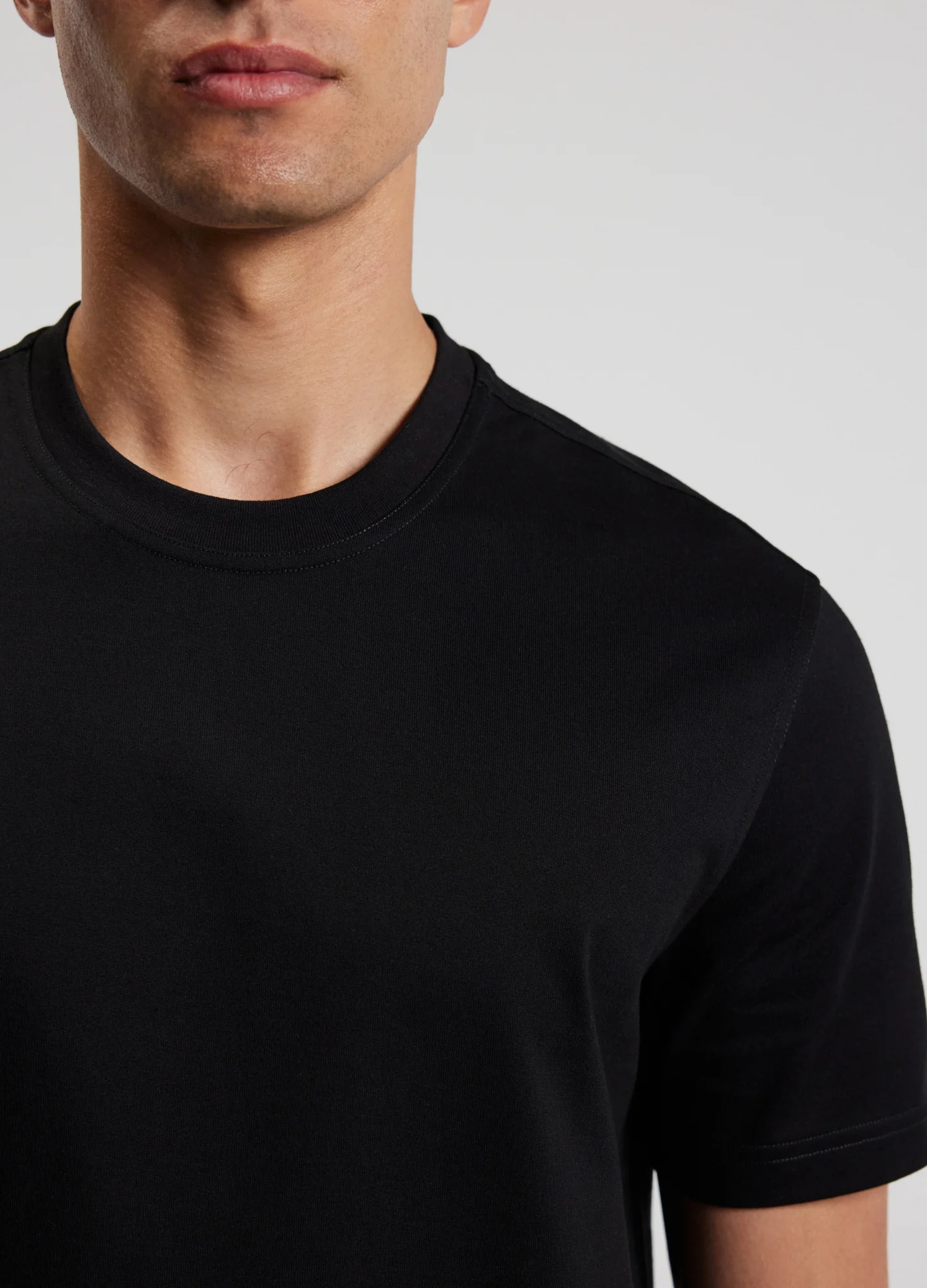 Relaxed Crew T-Shirt Black - Image 4