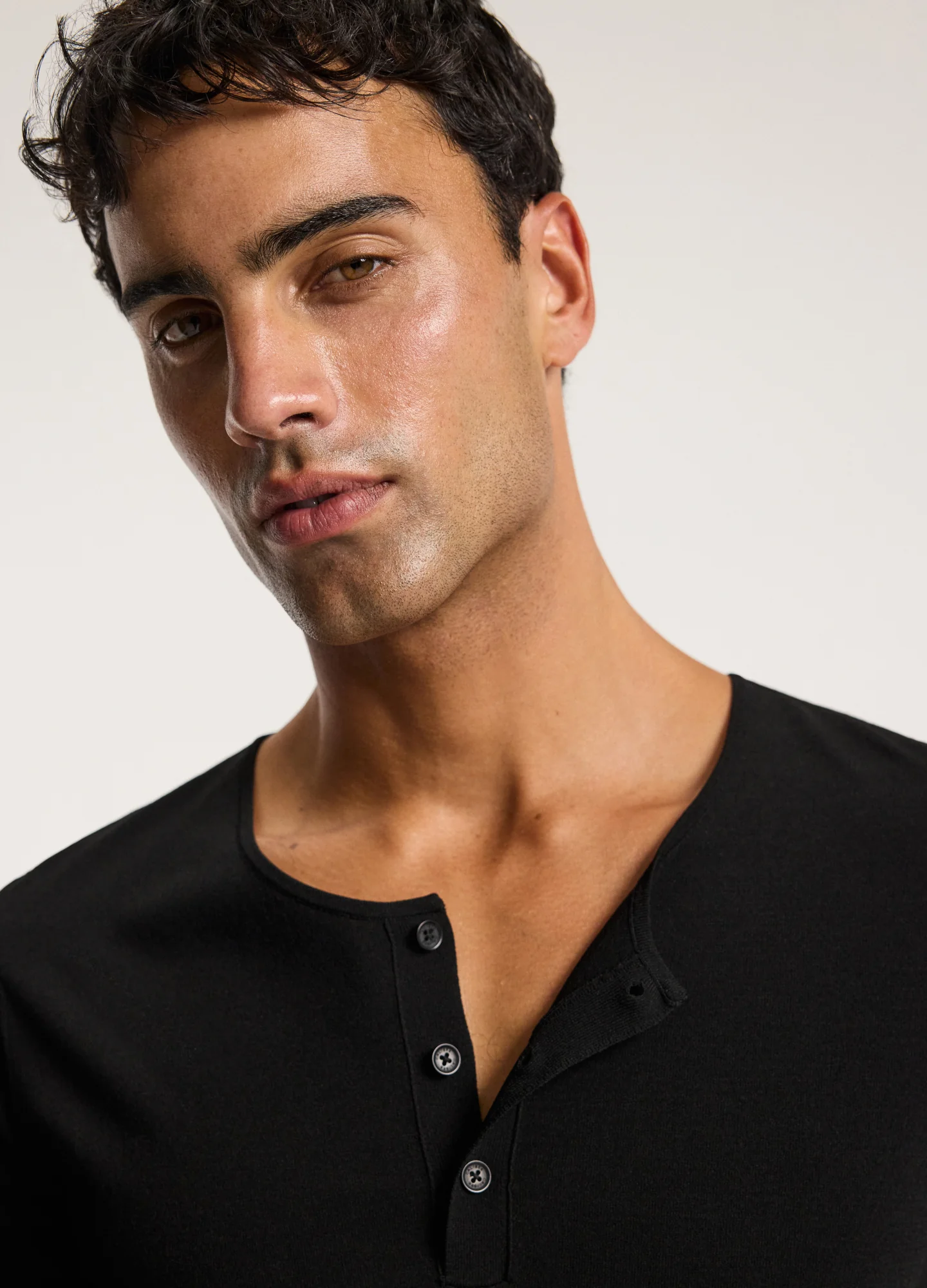 Short Sleeve Tech Henley Black - Image 4