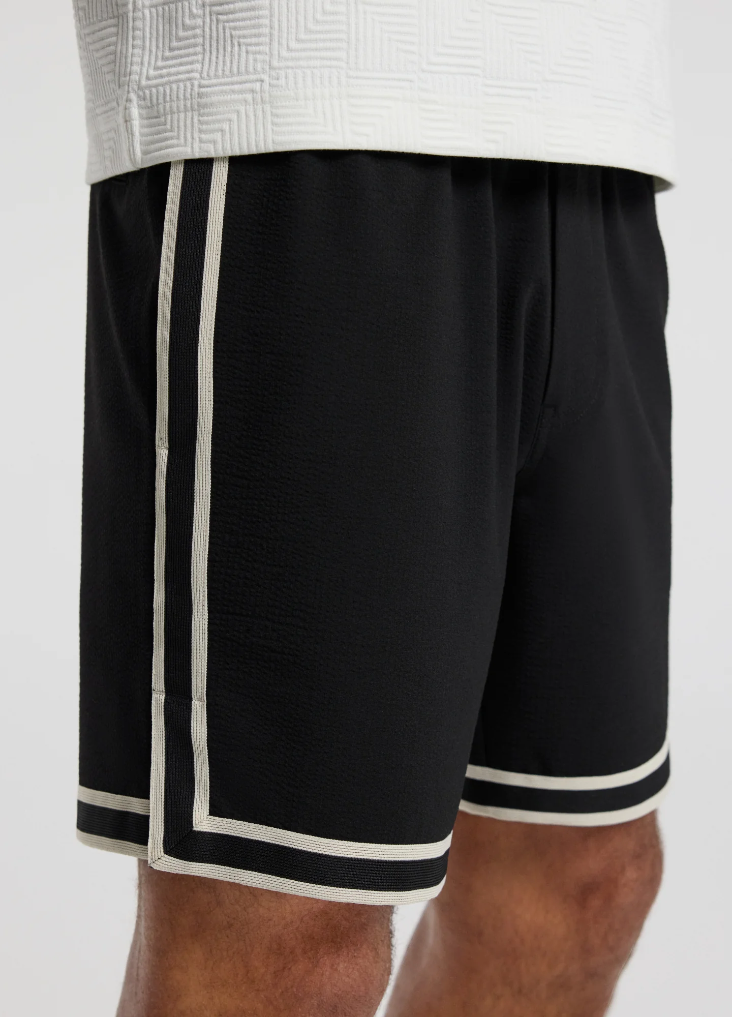 Stripe Trim Textured Shorts Black - Image 4